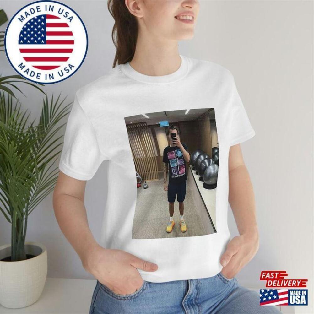 Harry Gym Selfie Wearing 1D Shirt Unisex